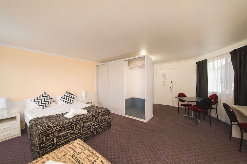 Hampton Villa Motel (ex.Comfort Inn Rockhampton) 16/71