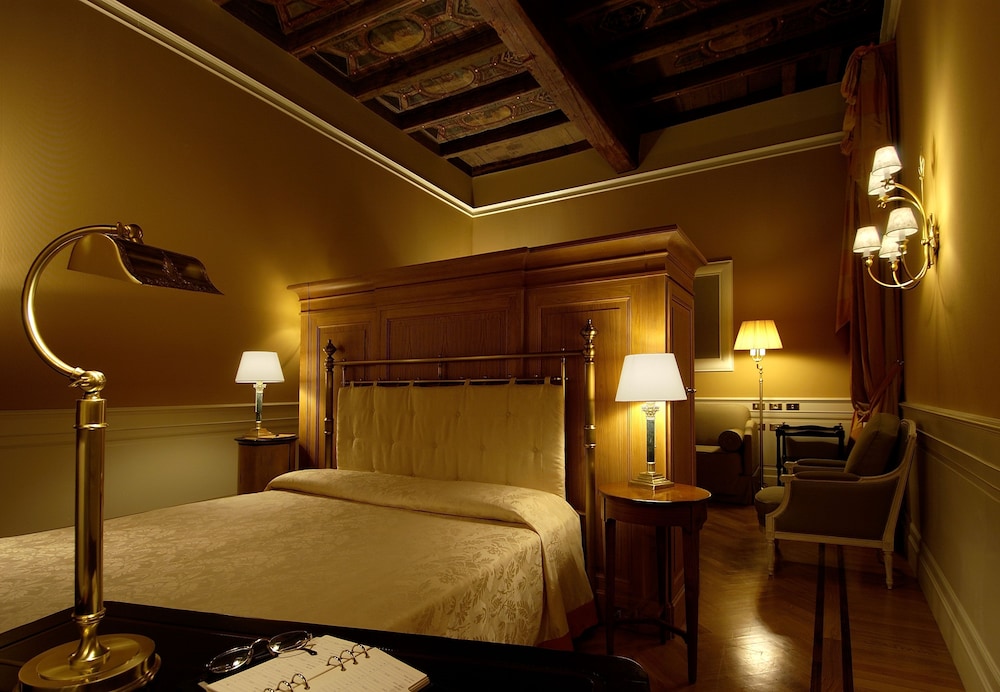 Hotel Corona d Oro 1890 4/43