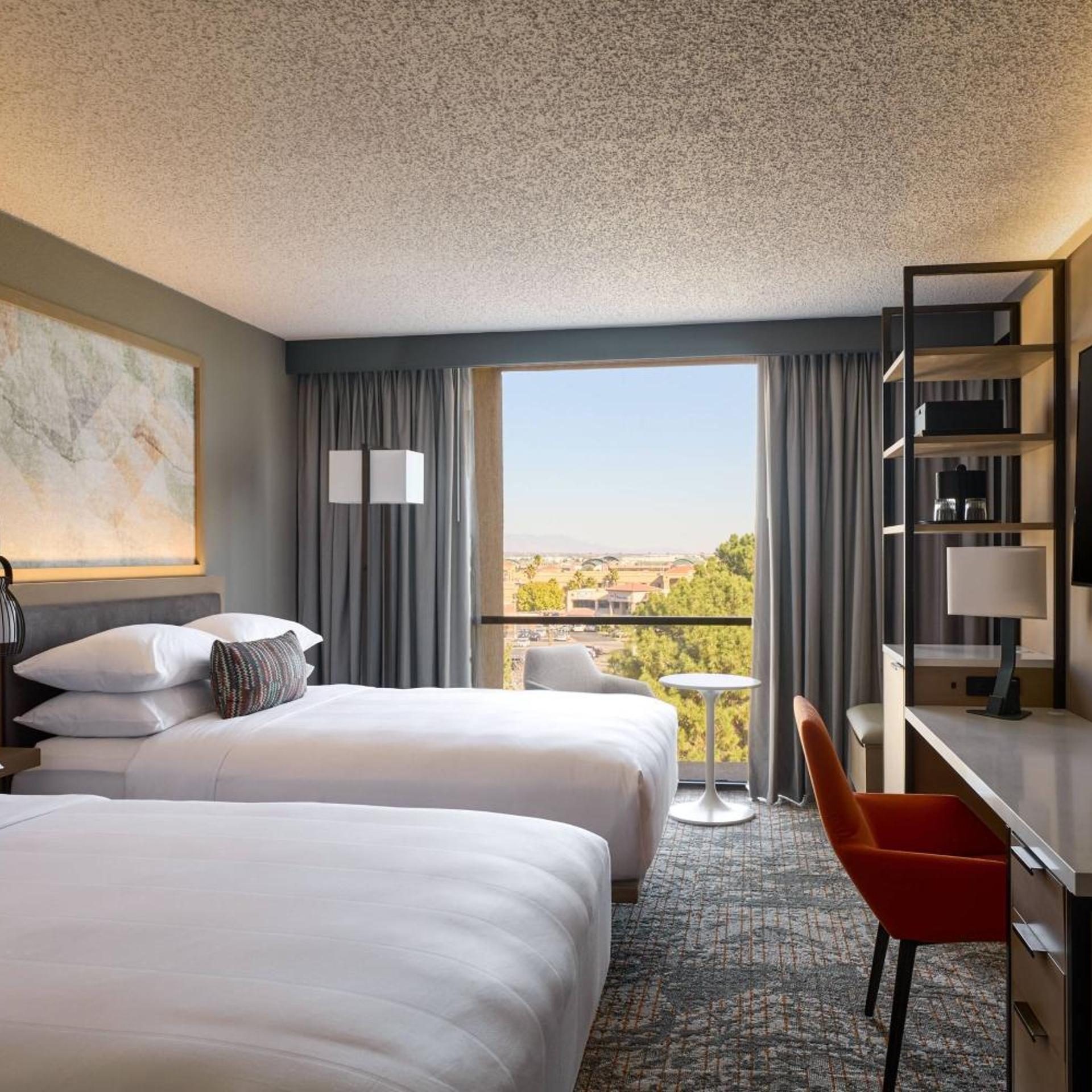 غرفة بسرير مزدوج بإطلالة على المسبح في الطابق الأرضي، El Paso Marriott 3/8