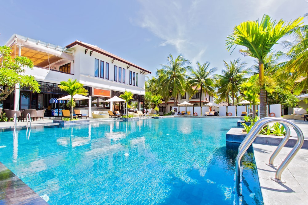 Hoi An Beach Resort 5/70