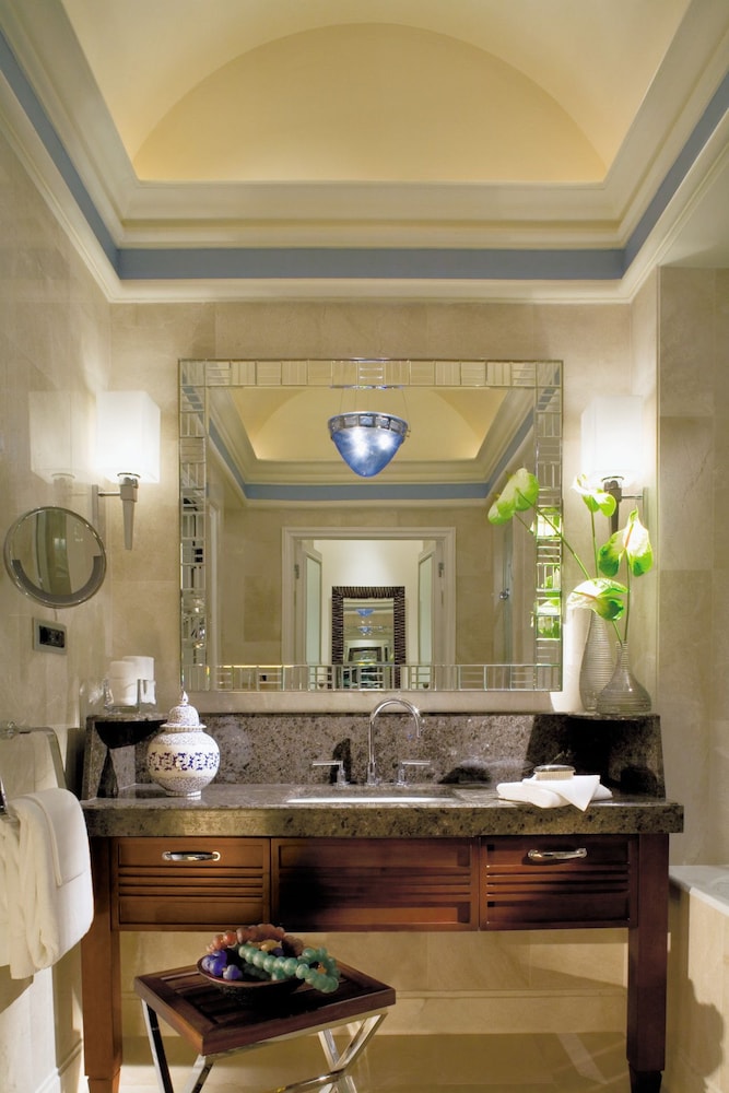 Four Seasons Hotel Istanbul at the Bosphorus 7/80