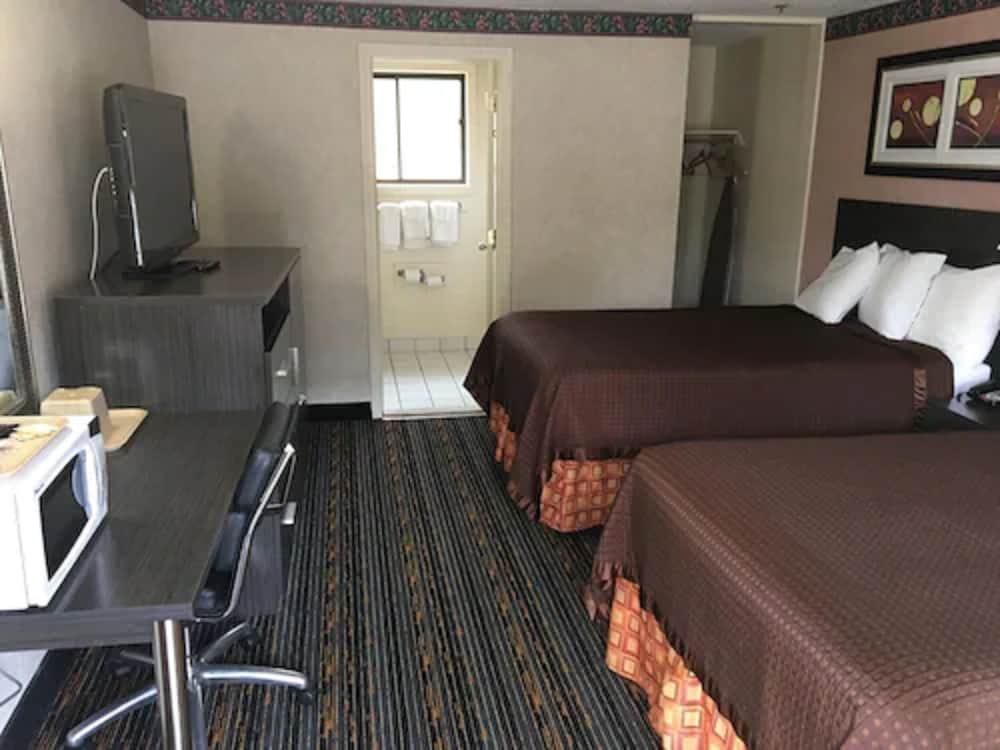 Whitney Inn & Suites 20/34