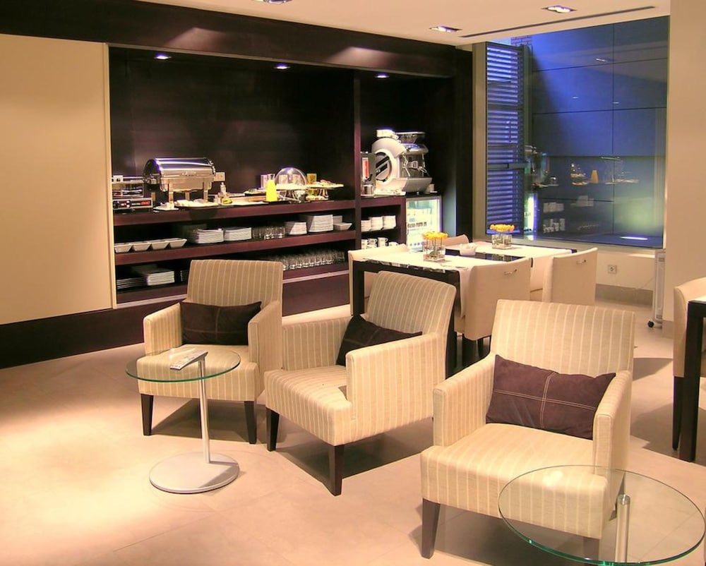 Suites Viena Plaza de Espana 46/61