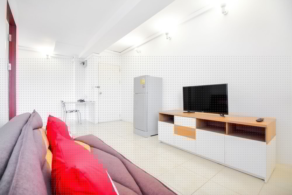 Capital O 411 Grandview Condo 15 50/58