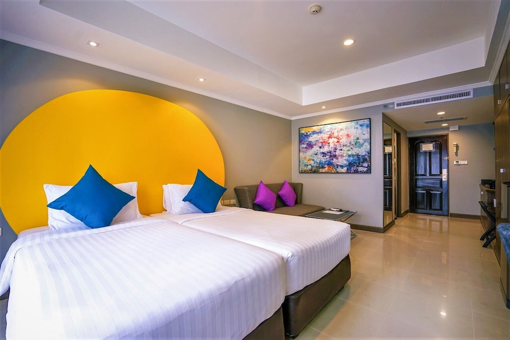 PREMIER ROOM