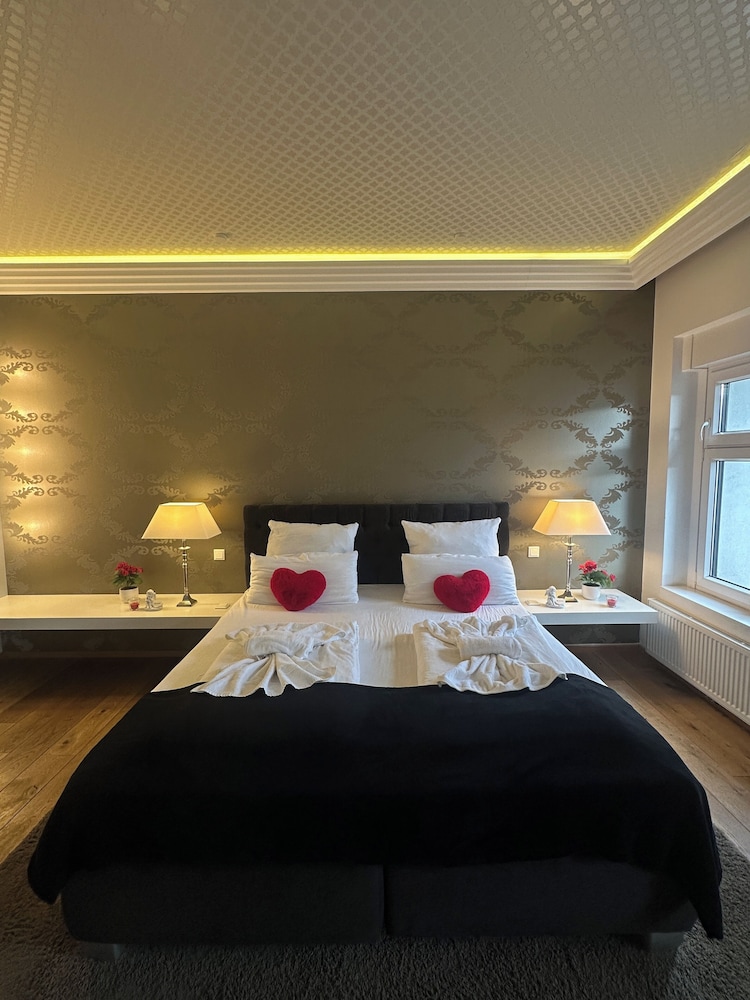 Helvetia Suites 18/52