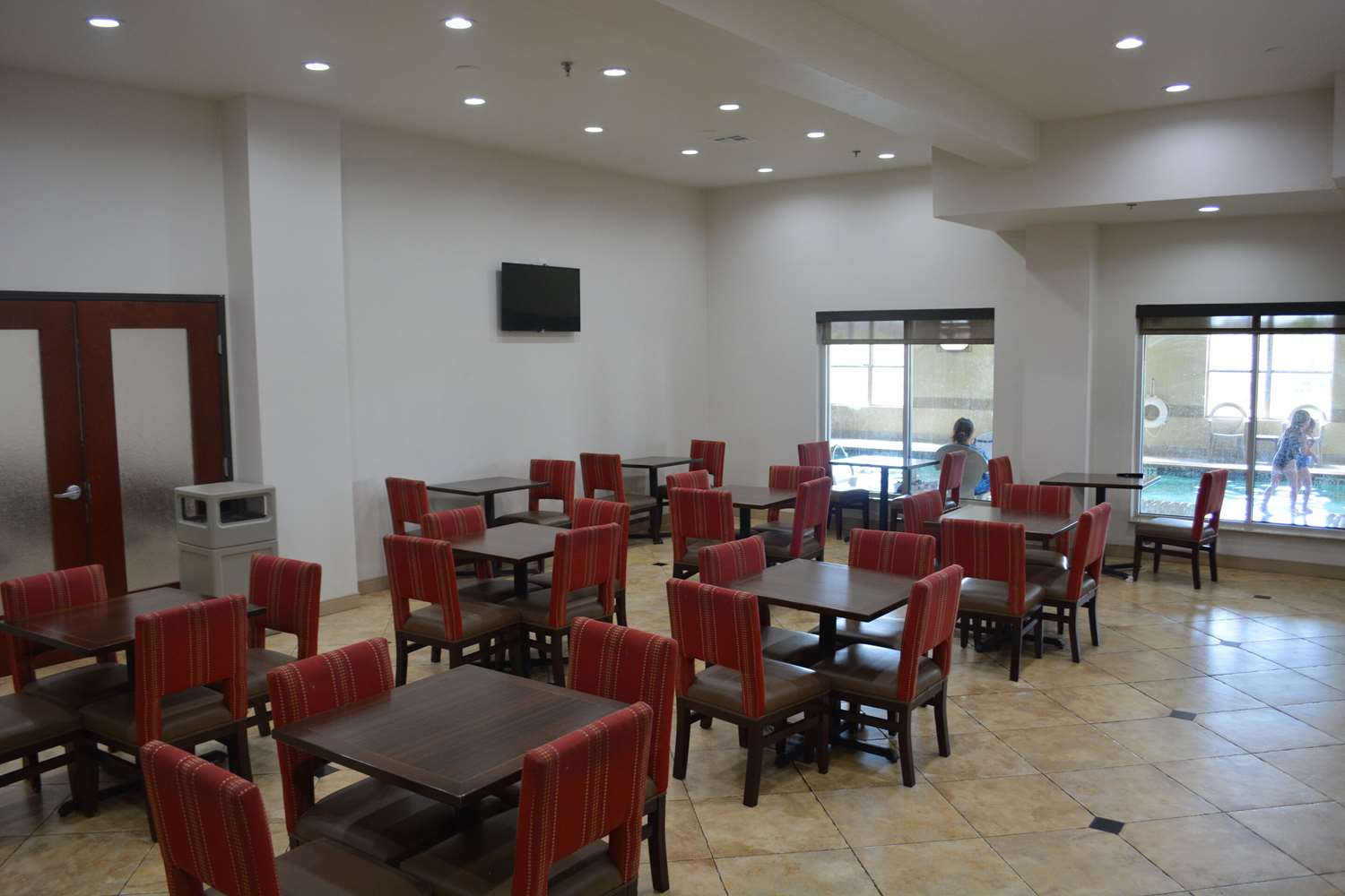 Comfort Suites Yukon SW Oklahoma City 14/17