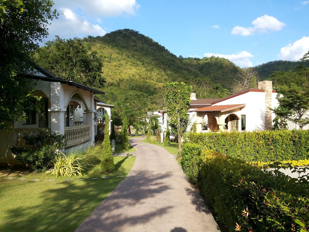 Stamp Hills Resort And Restaurant 60/71