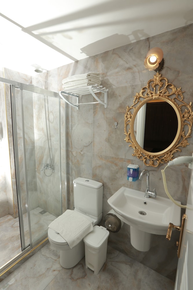 Constantinopolis Hotel 43/48