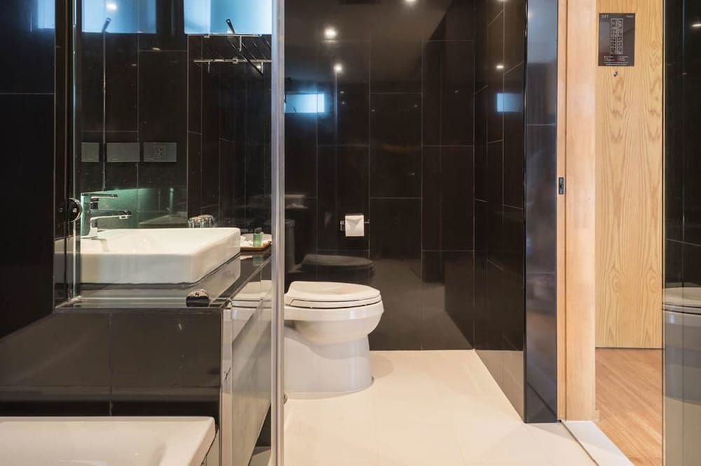 Asana Hotel & Residence 50/51