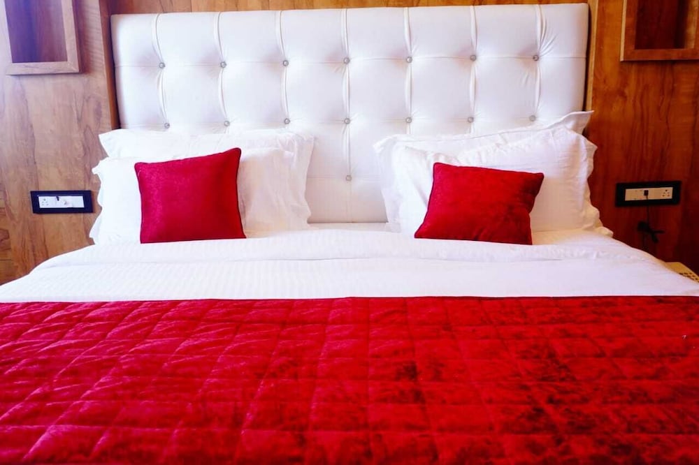 Hotel Grand Hill 17/29