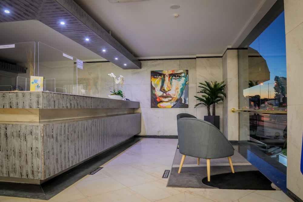 Lara Hotel 8/49