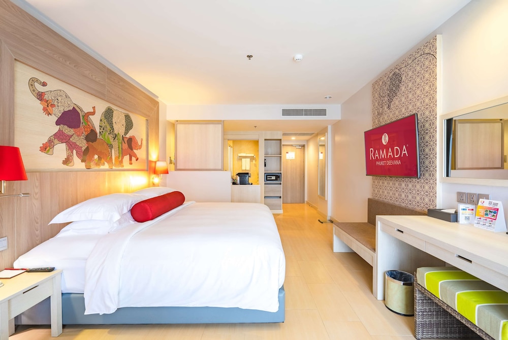 Ramada By Wyndham Phuket Deevana 27/70