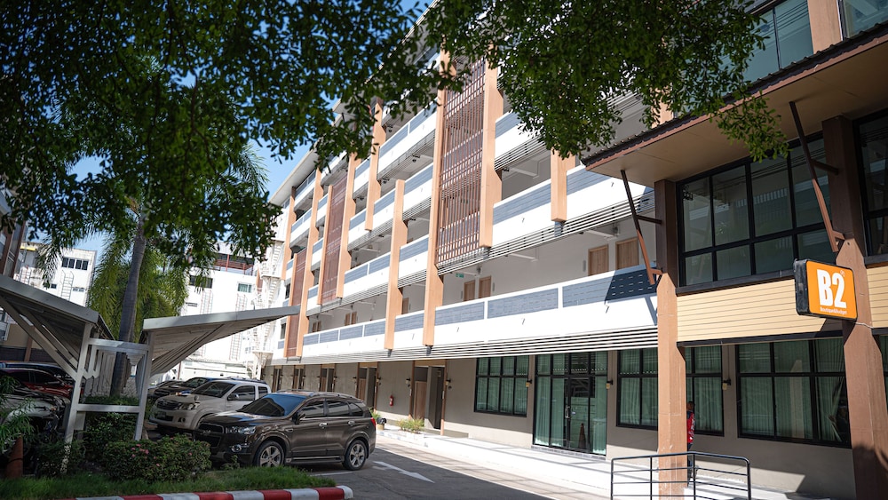 B2 Korat Night Market Boutique & Budget Hotel 4/19