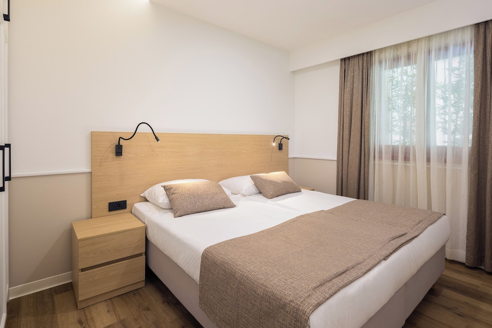 APARTHOTEL TAMARIS 20/74
