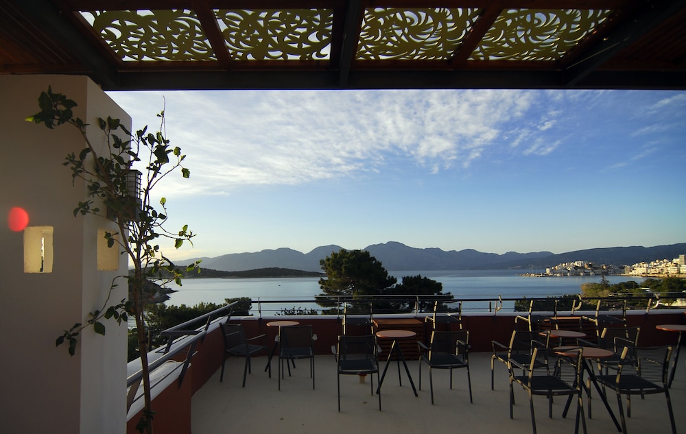 Lato Hotel 30/44