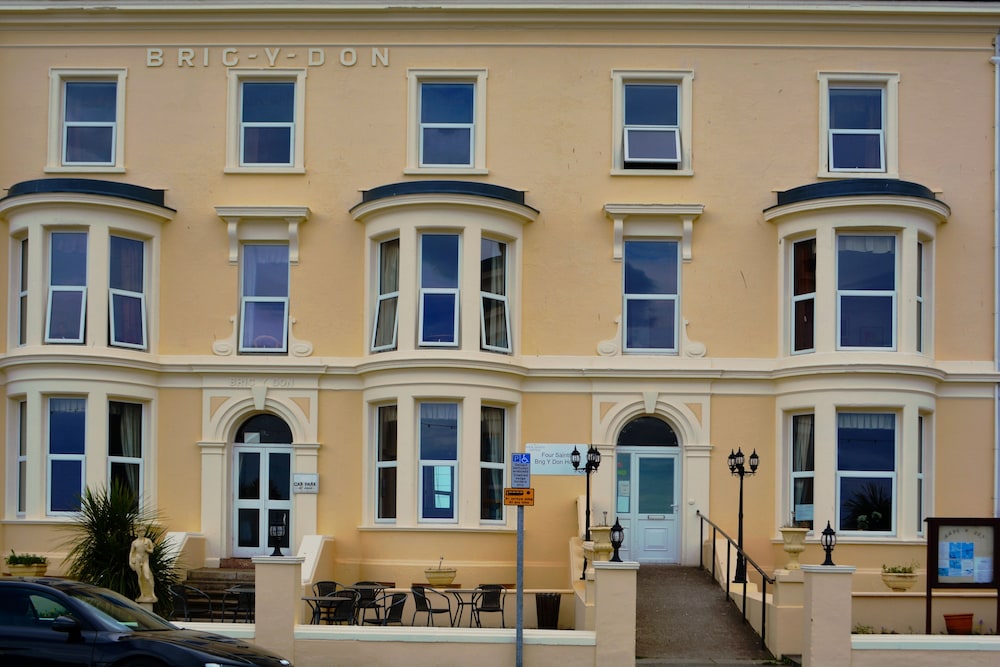 Four Saints Brig Y Don Hotel 1/30