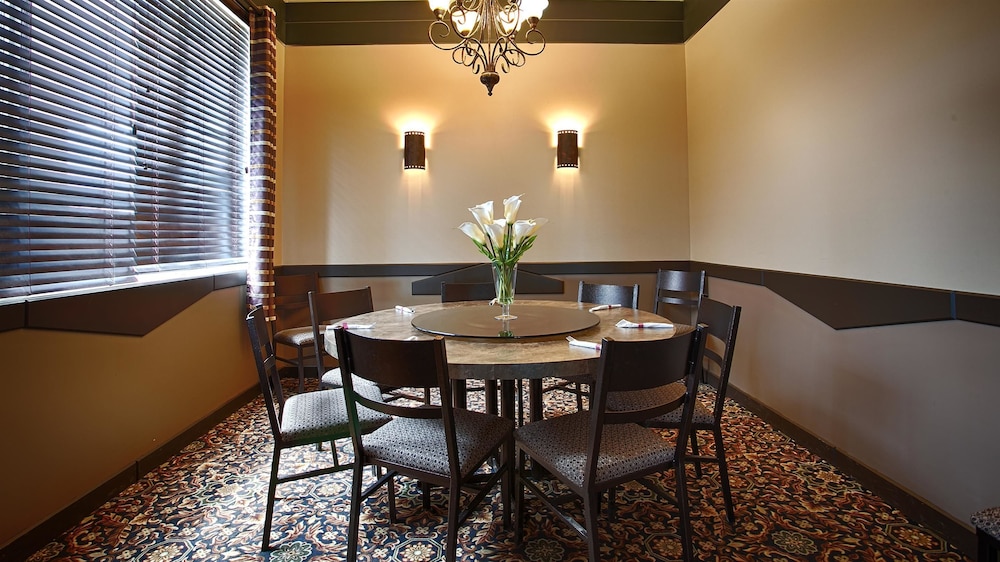 Best Western High Road Inn 36/53
