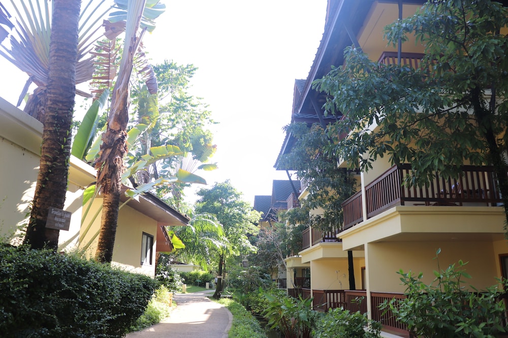 The Sun Club Khao Lak by Katathani 6/63