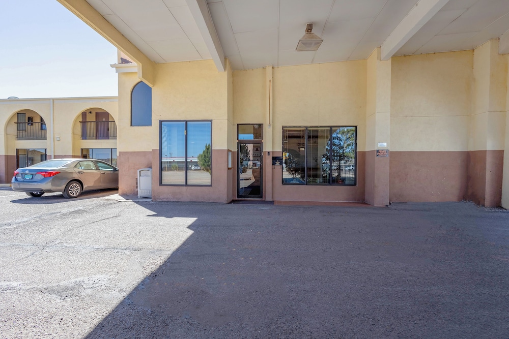 Royal Holiday Motel By Belvilla Gallup I-40 37/50