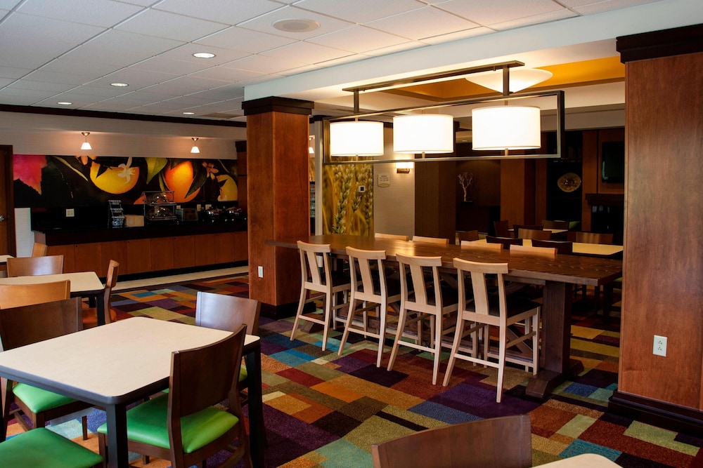 Fairfield Inn And Suites Bedford 29/36