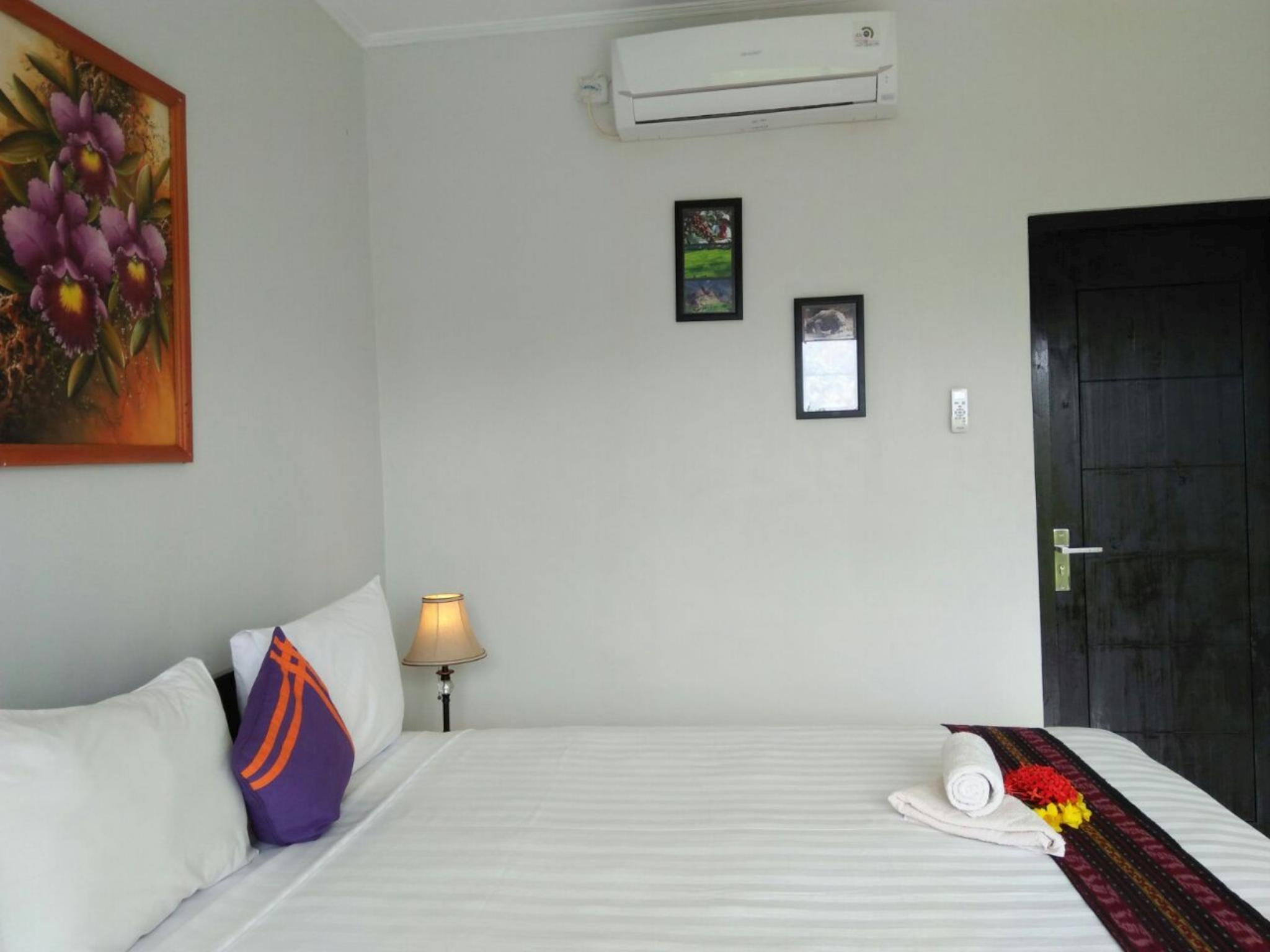 CF Komodo Hotel 12/36