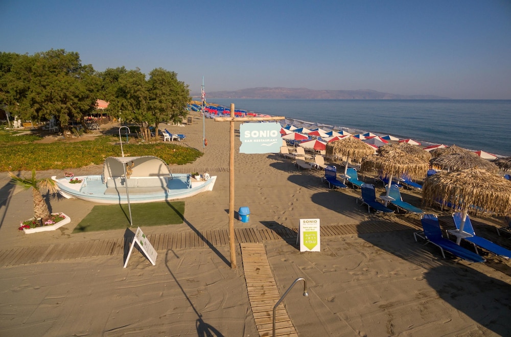 Sonio Beach Hotel 54/57