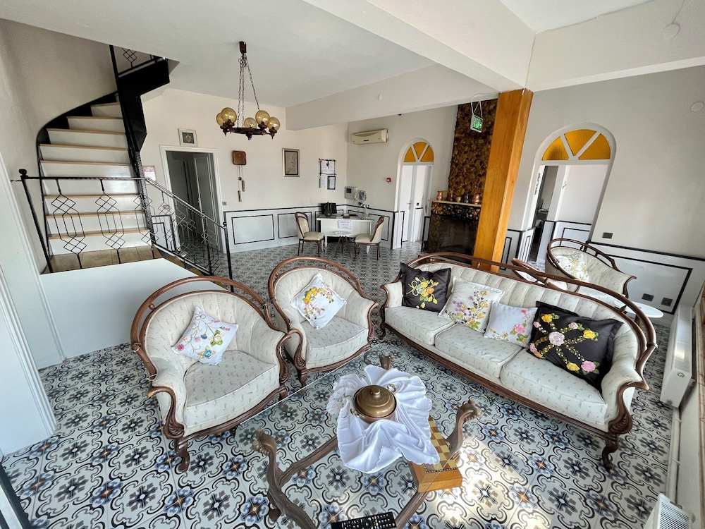 Villa Ece Pansiyon 28/40