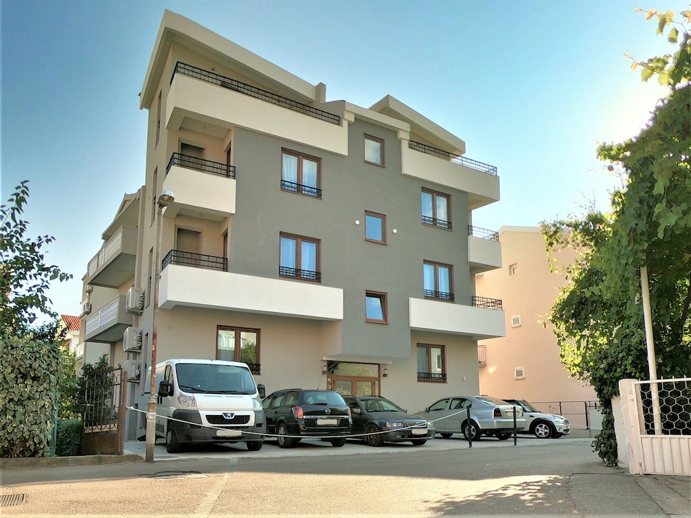 Martinovic Rooms 36/41