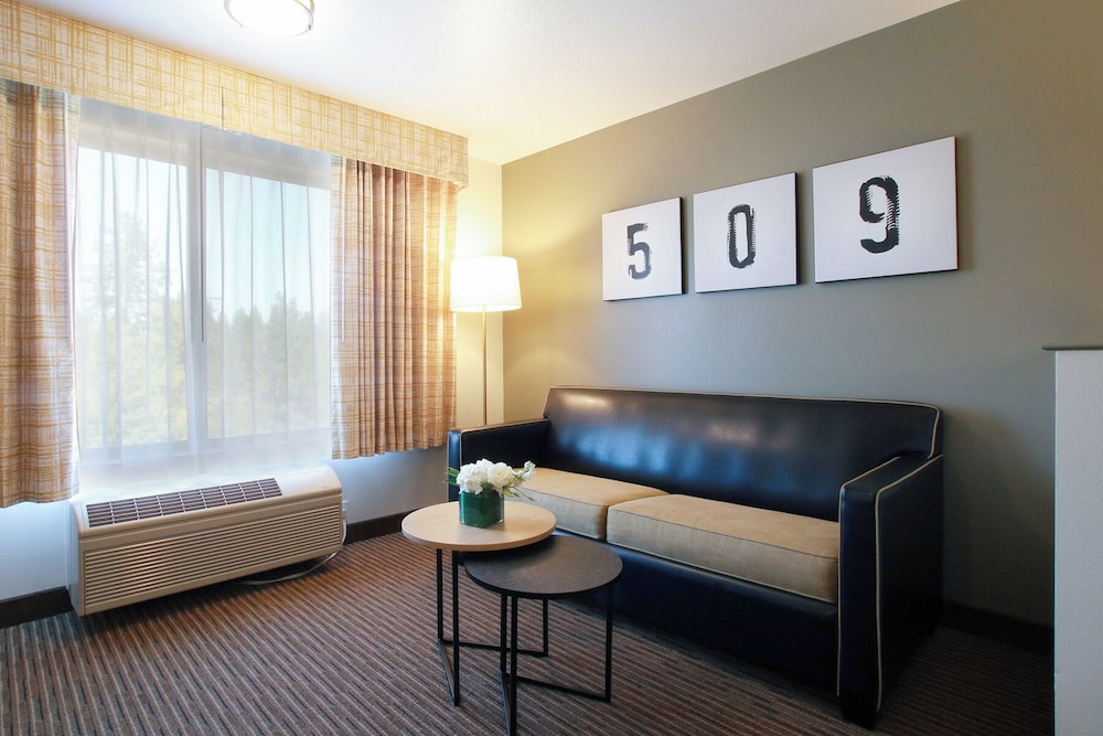 Oxford Suites Spokane Valley 40/64