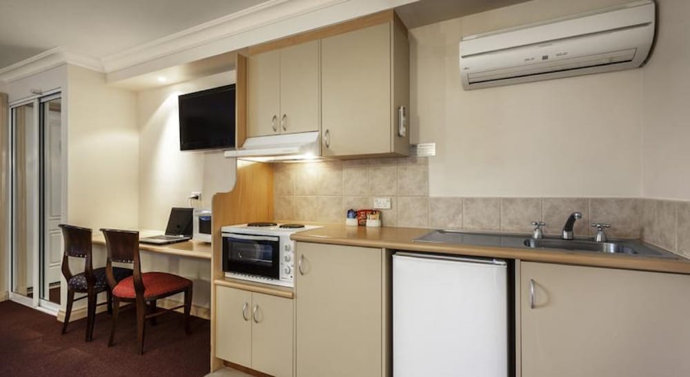 Quest Yelverton Kalgoorlie 23/35