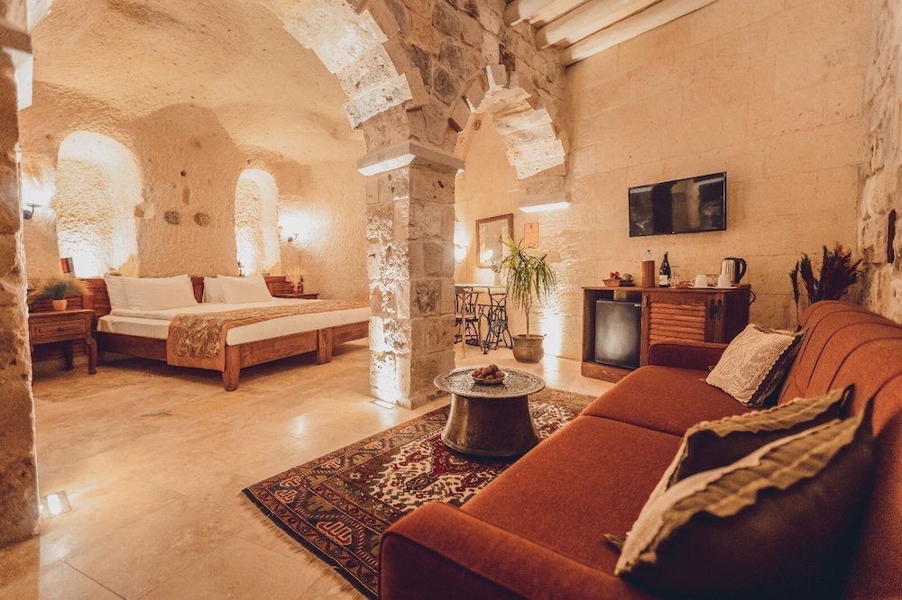 Peristyle Cave Cappadocia 29/49