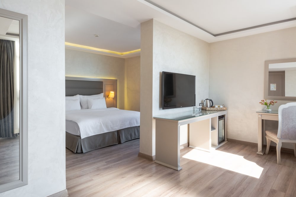 DELUXE, DOUBLE BED, SEA VIEW