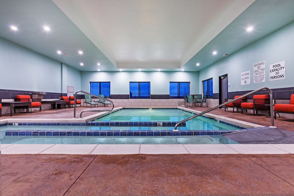 HOLIDAY INN EXPRESS & SUITES PERRYTON 20/50