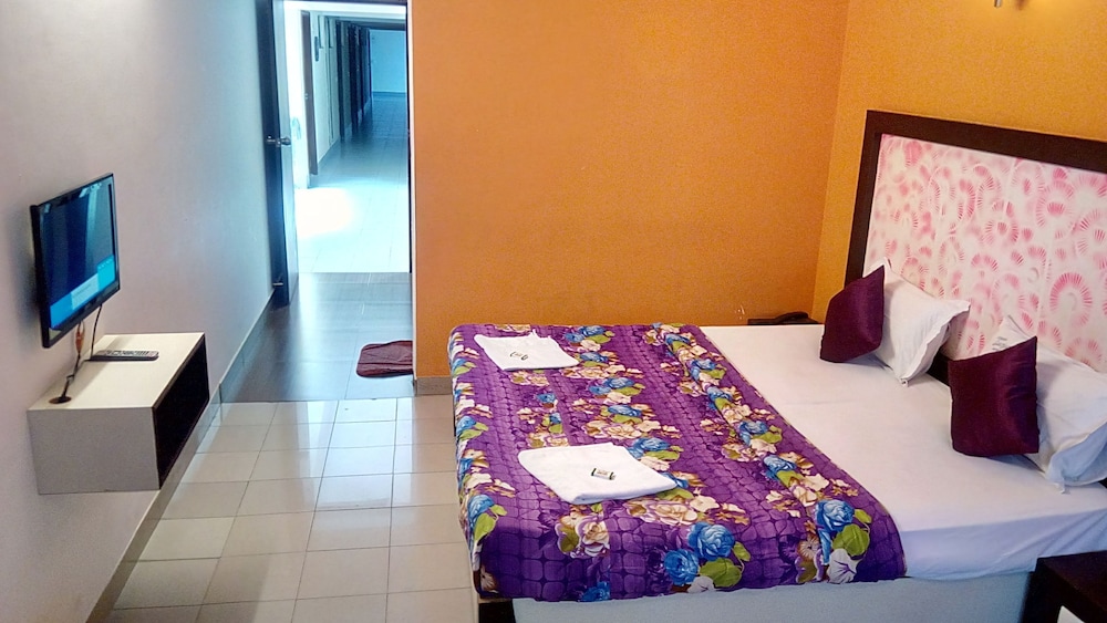 Hotel Luciya International 12/20