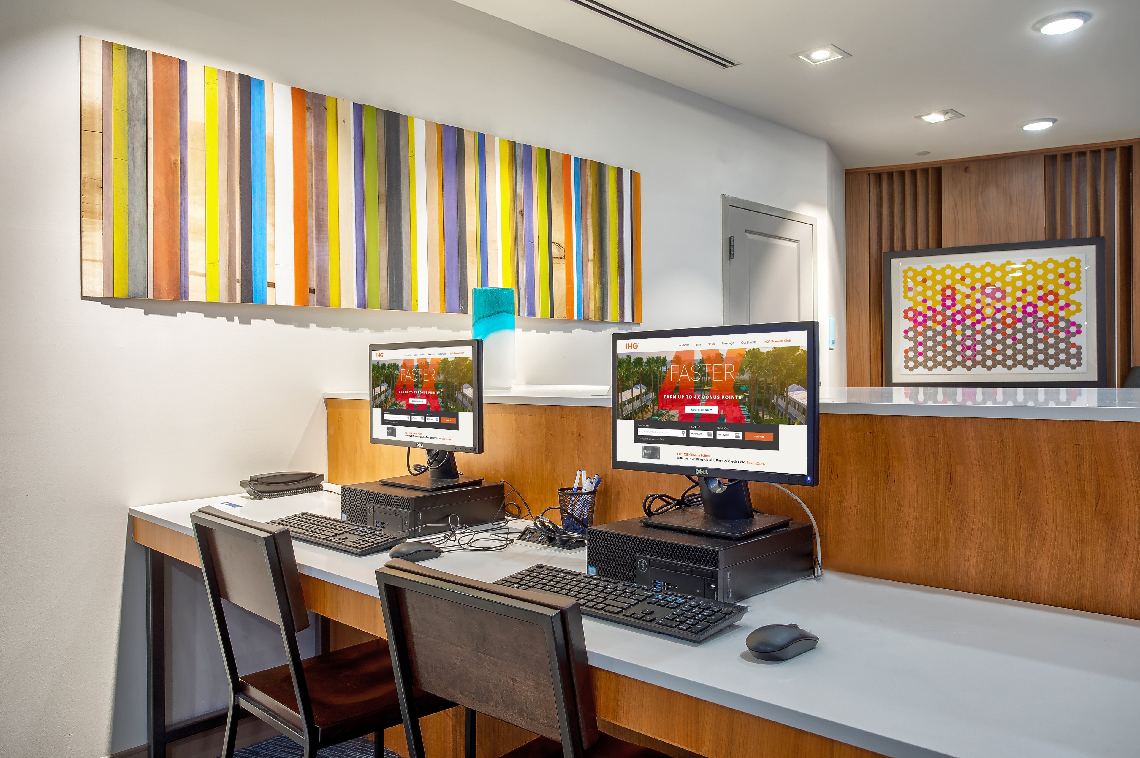 Holiday Inn Express & Suites Lexington W - Versailles 64/70