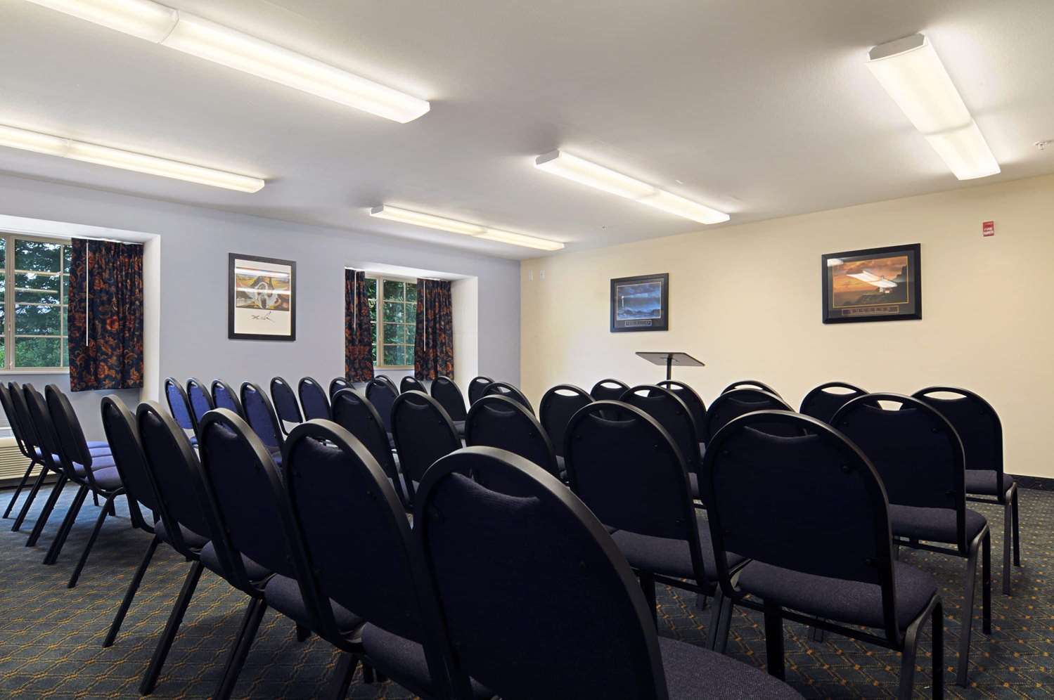 Microtel Inn & Suites By Wyndham Estevan 24/30