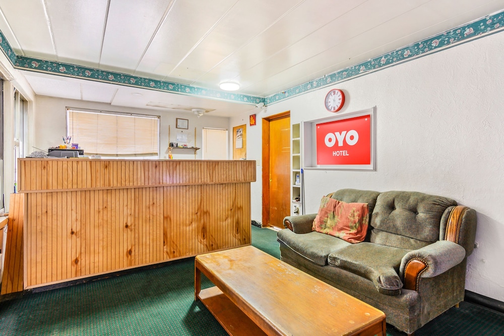 OYO Hotel Downtown Peoria I-74 49/58