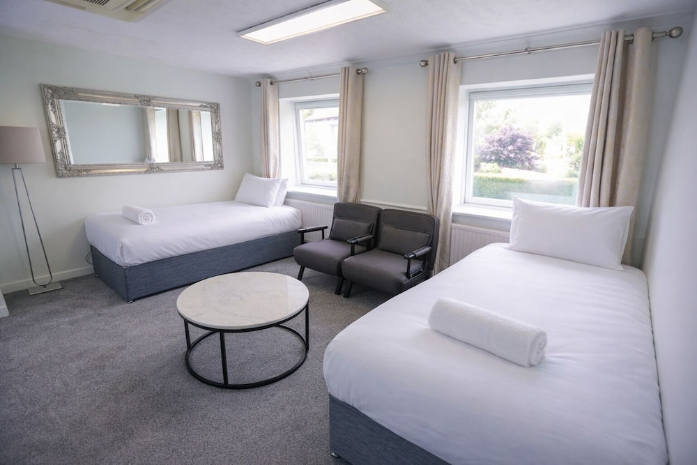Lovat Hotel 14/42