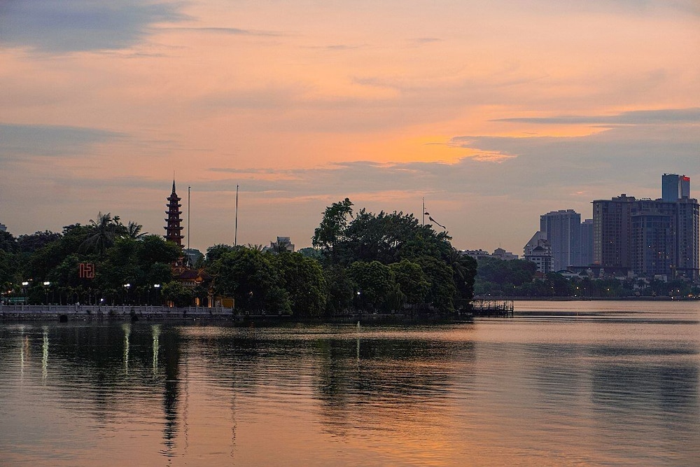Mango Hotel Hanoi 41/50