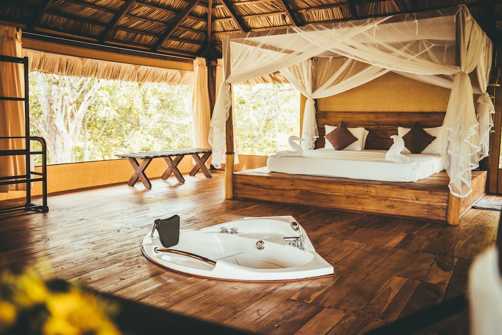 Yala Safari Camping 50/50
