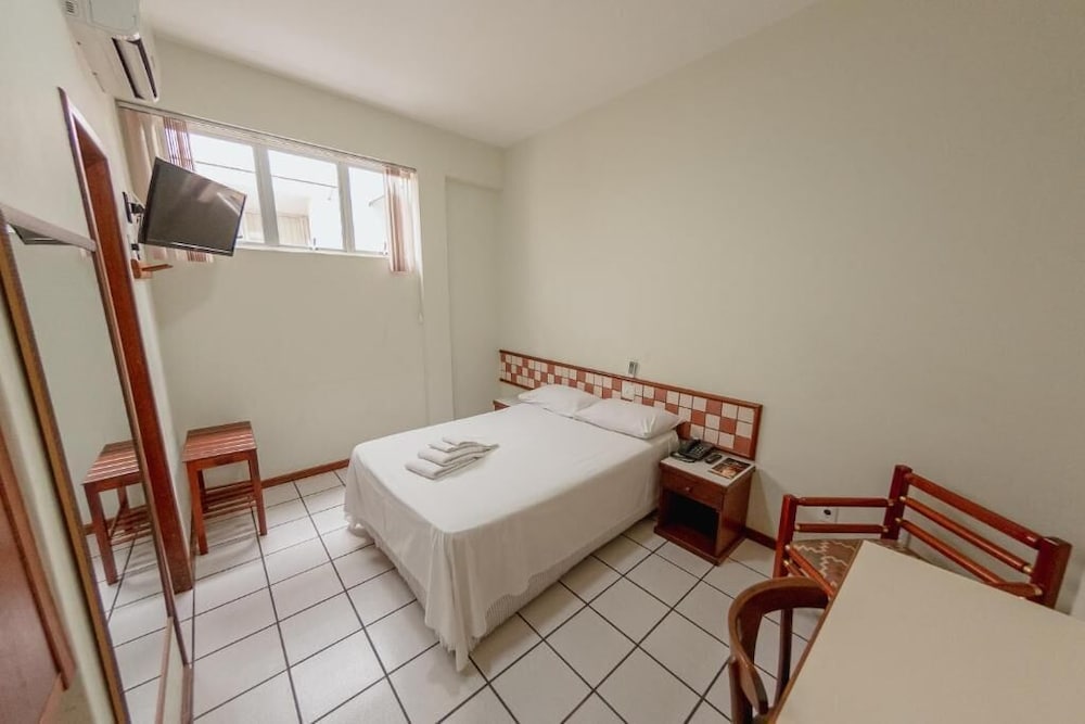 HOTEL METROPOLITANO 12/26