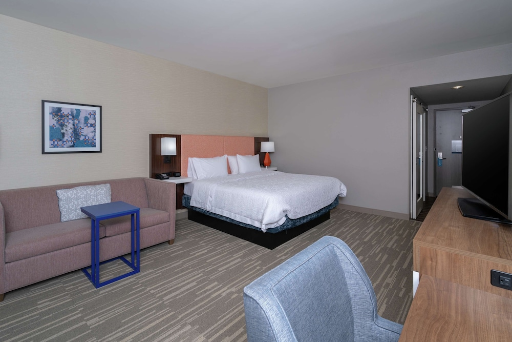 Hampton Inn & Suites Glenarden/Washington DC 16/40