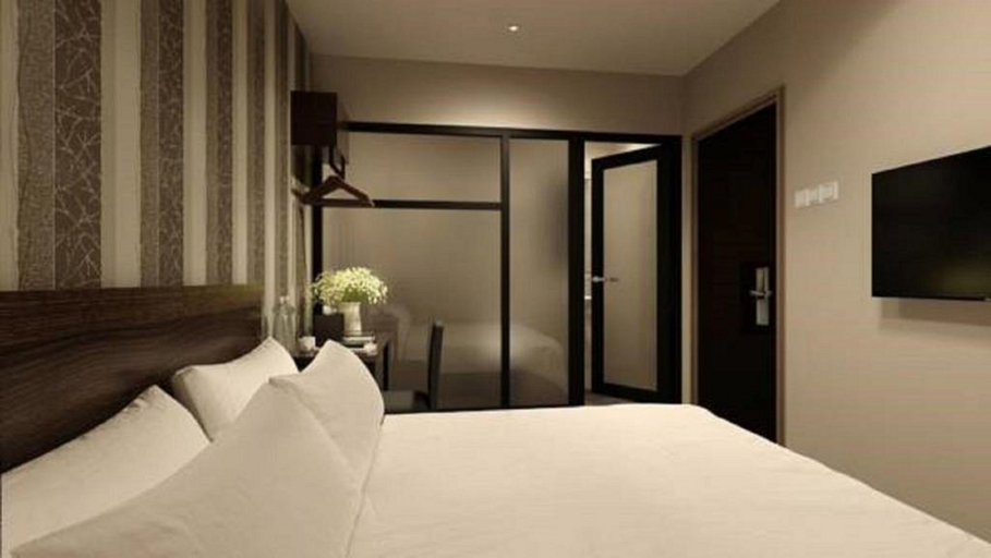 Room, King Bed, No View