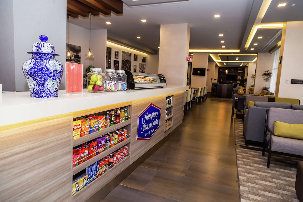 Hampton Inn Suites By Hilton Puebla 11/56