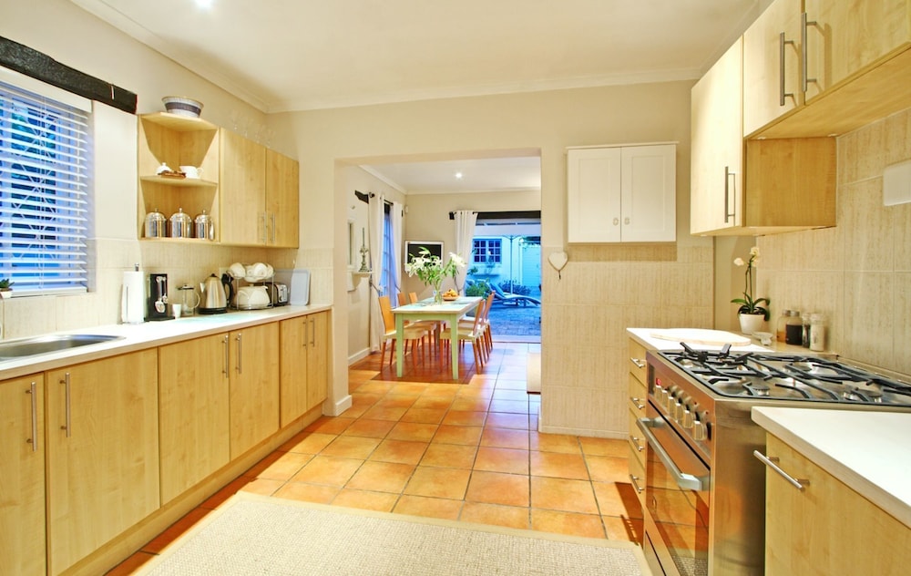 Hout Bay Beach Cottage 49/49