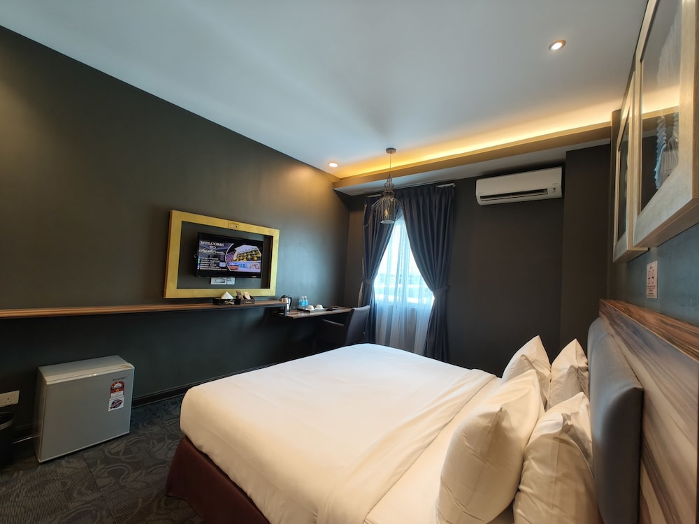 Asiatic Hotel 18/50