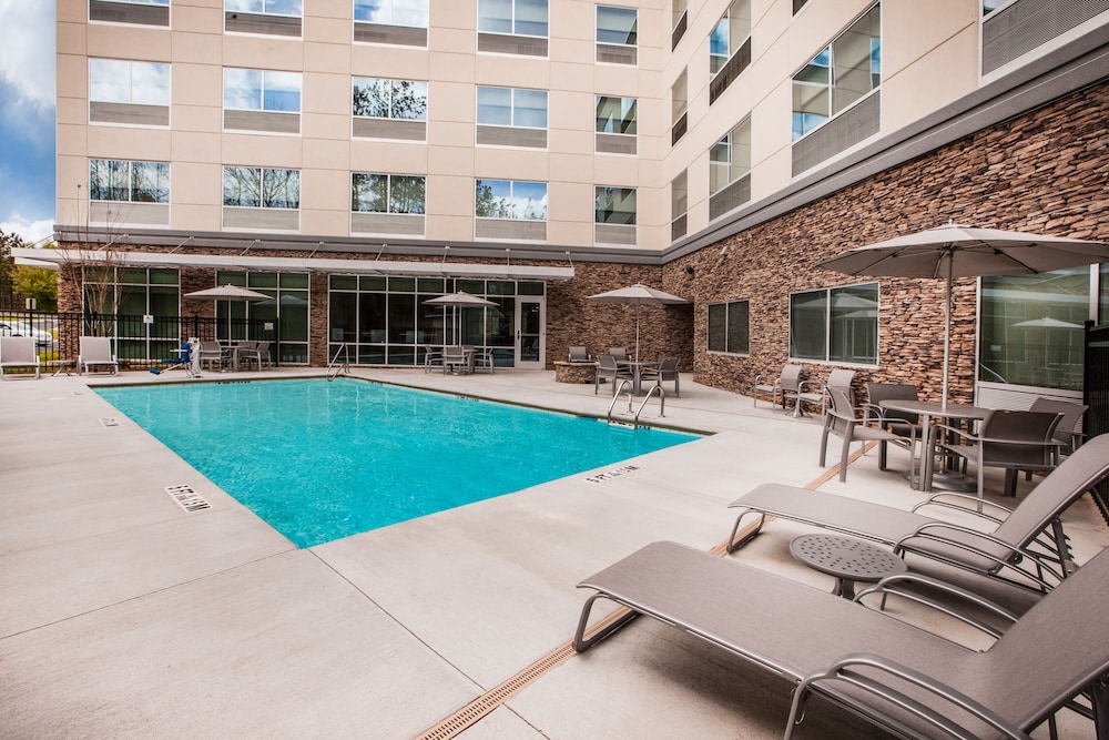 HOLIDAY INN EXPRESS & SUITES ATLANTA N - WOODSTOCK 1/51