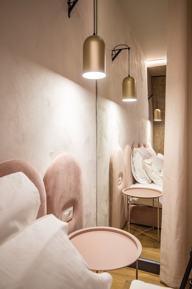 Allure Boutique Hotel 44/44