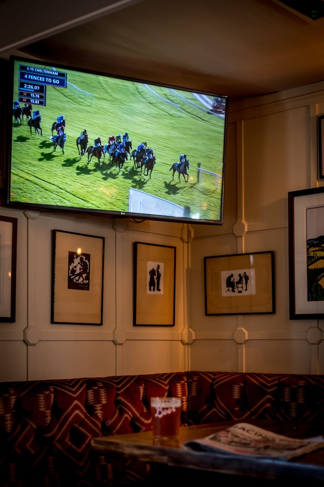The Queens Arms Hotel 4/32